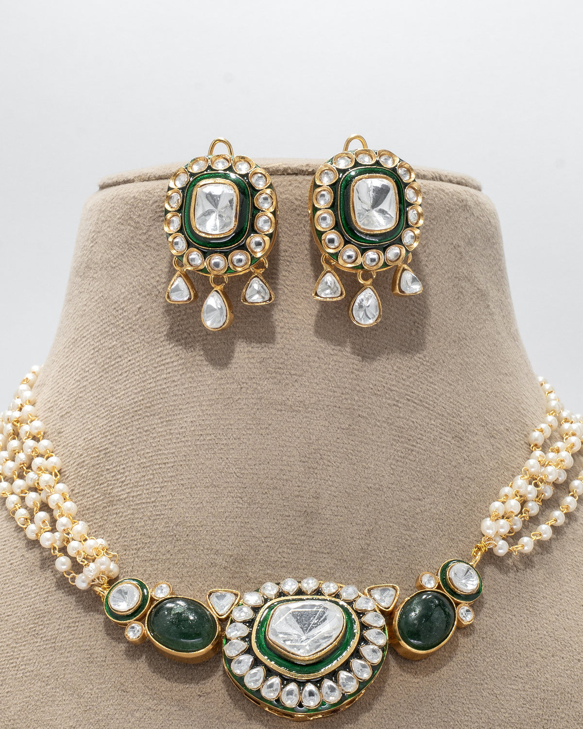 Exquisite Kundan Pearl Necklace and Earrings Set
