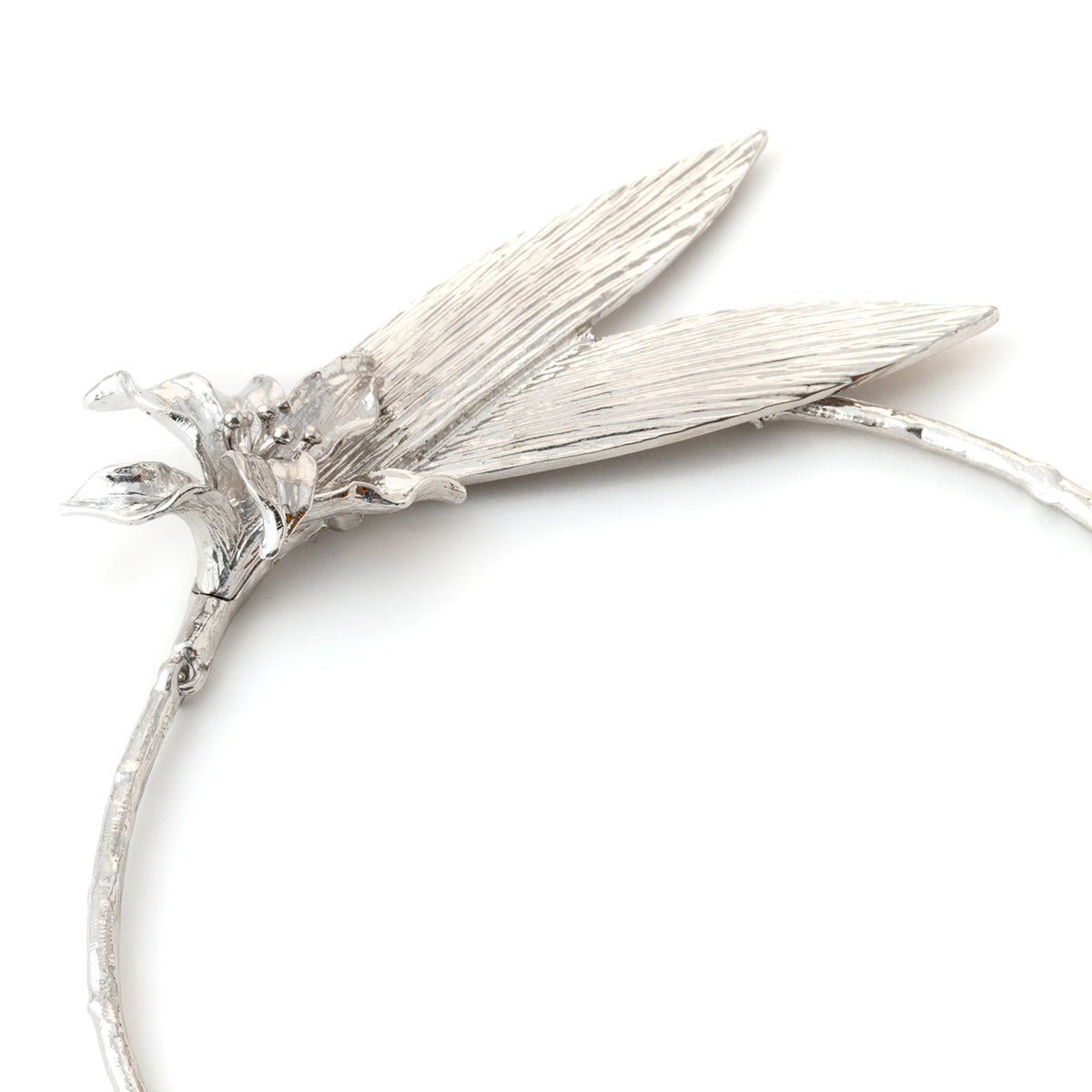 Elegant Silver Floral Leaf Nacklace