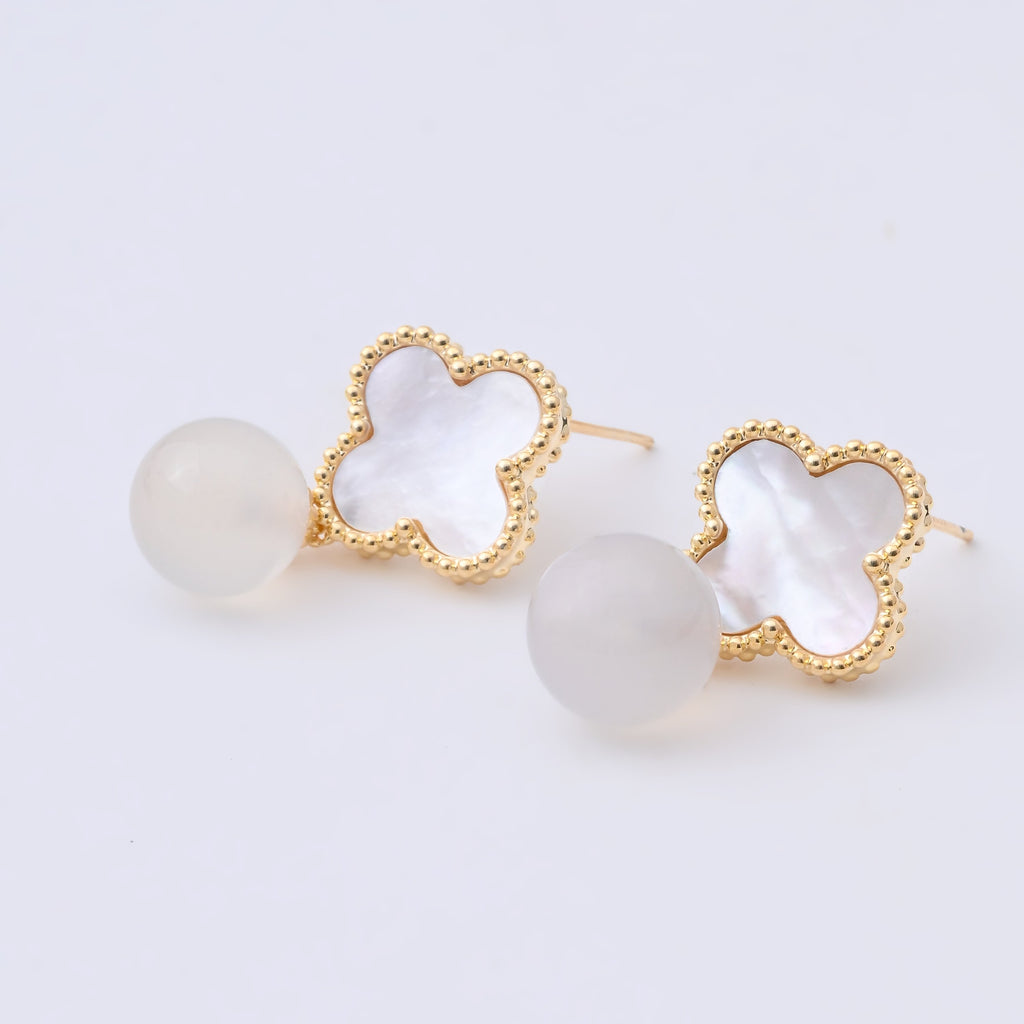 Luxurious Clover Pearl Drop Earrings in Gold