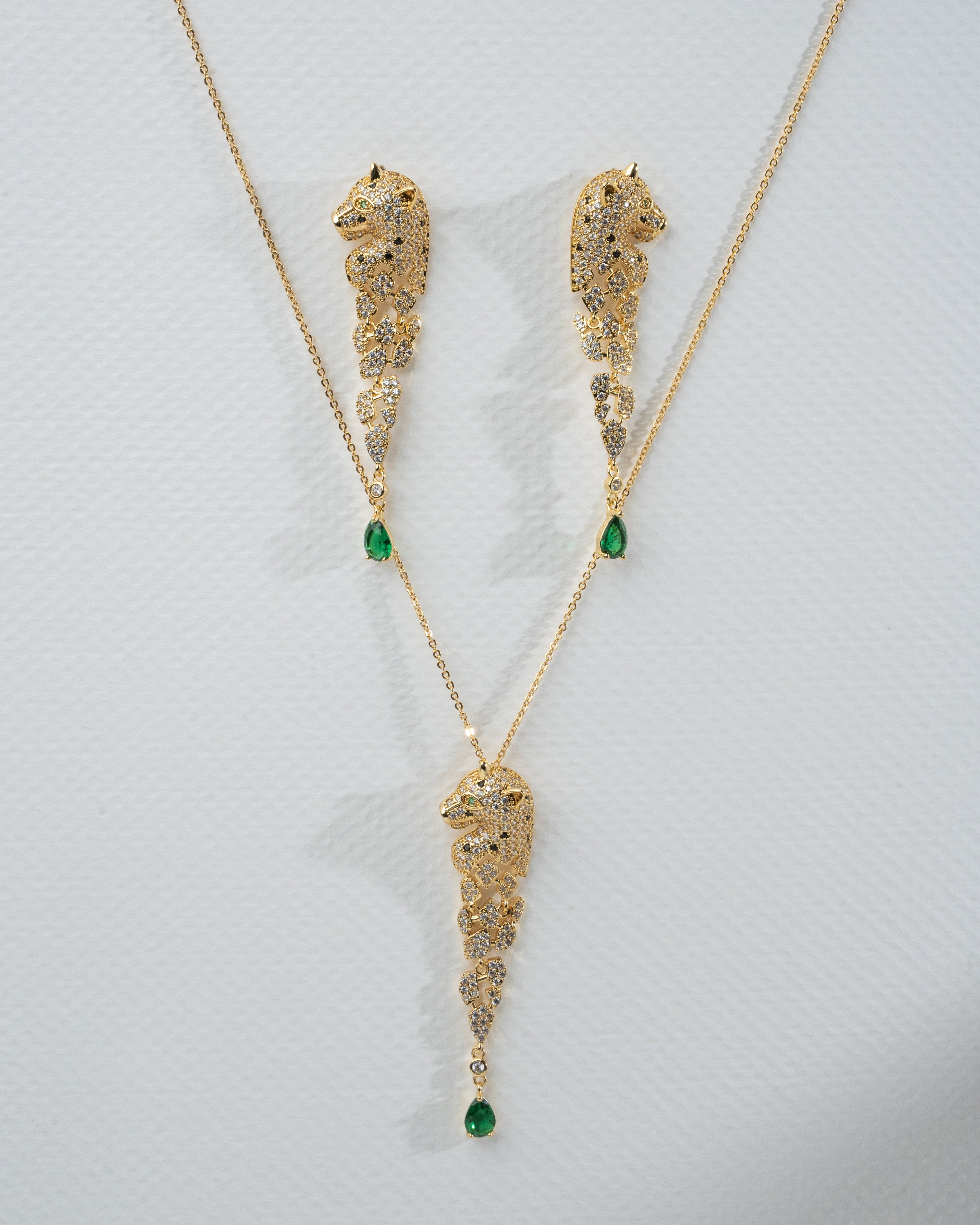 Elegant Panther Motif Gold Jewelry Set with Emerald Accents