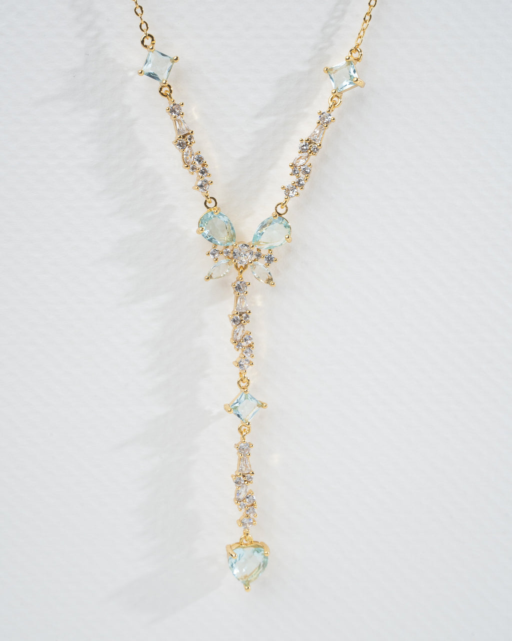Elegant Aquamarine and Diamond Gold Necklace and Earrings Set