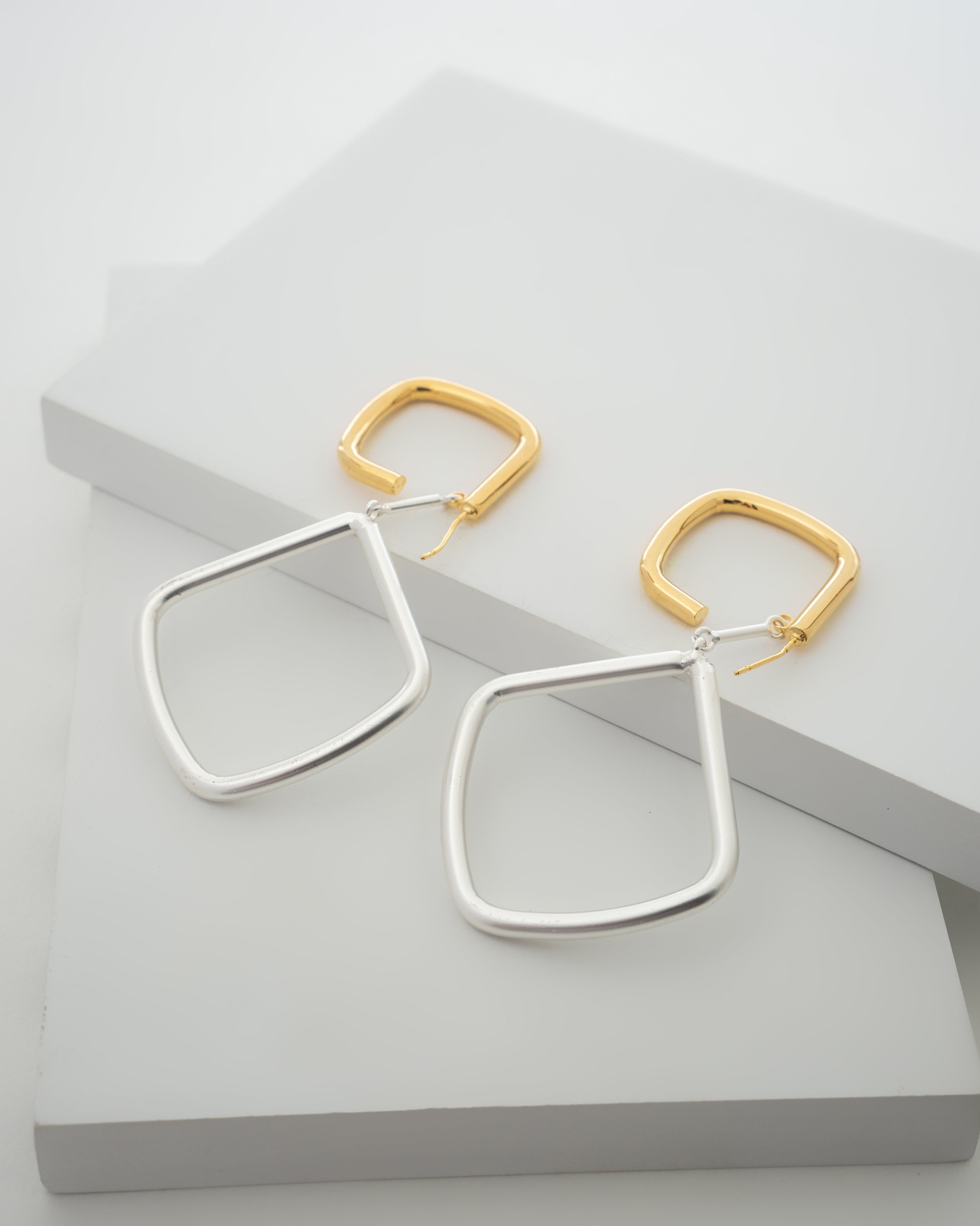 Elegant Two-Tone Geometric Dangle Earrings