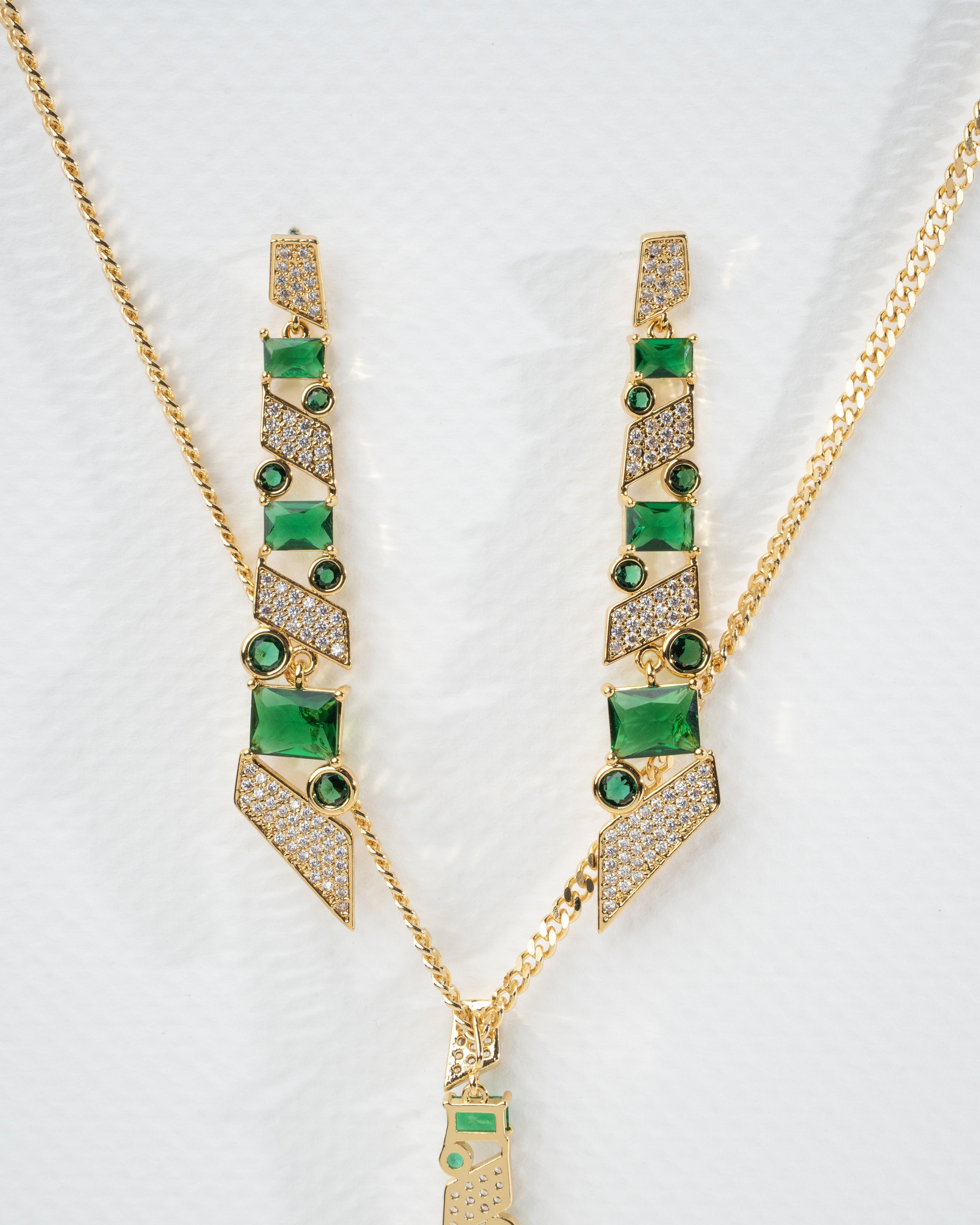 Exquisite Emerald Gold Plated Necklace with Geometric Detailing