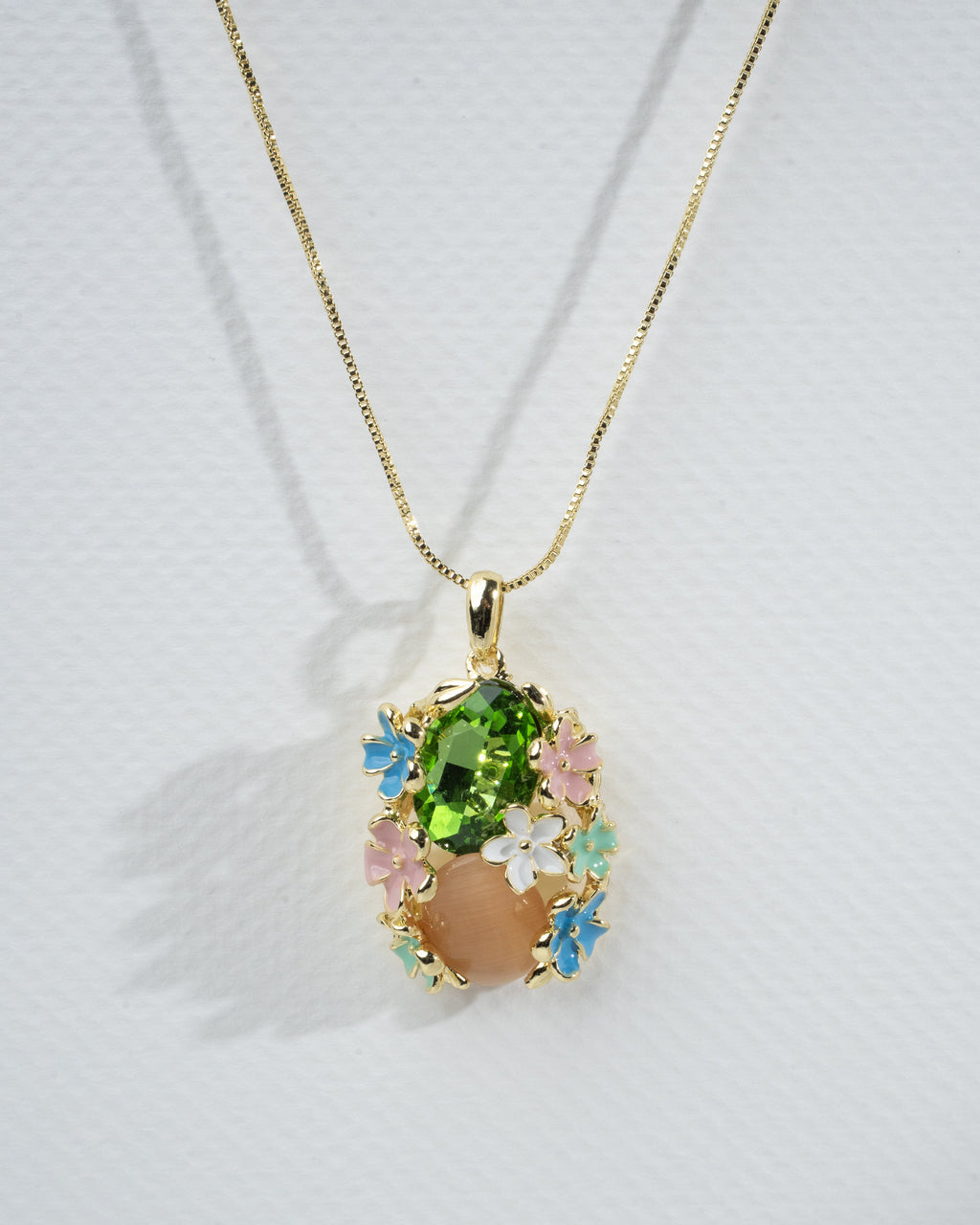 Elegant Floral and Gemstone Jewelry Set - Necklace and Earrings