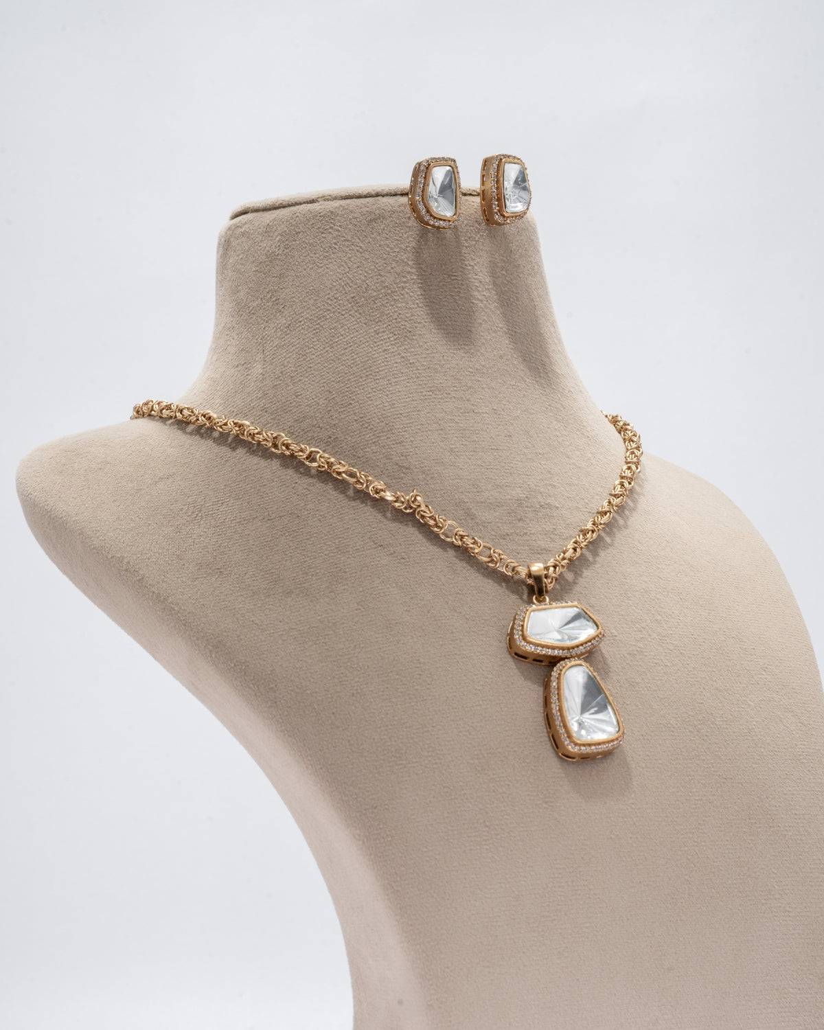 Elegant Gold-Plated Necklace and Earring Set with Clear Crystal Accents