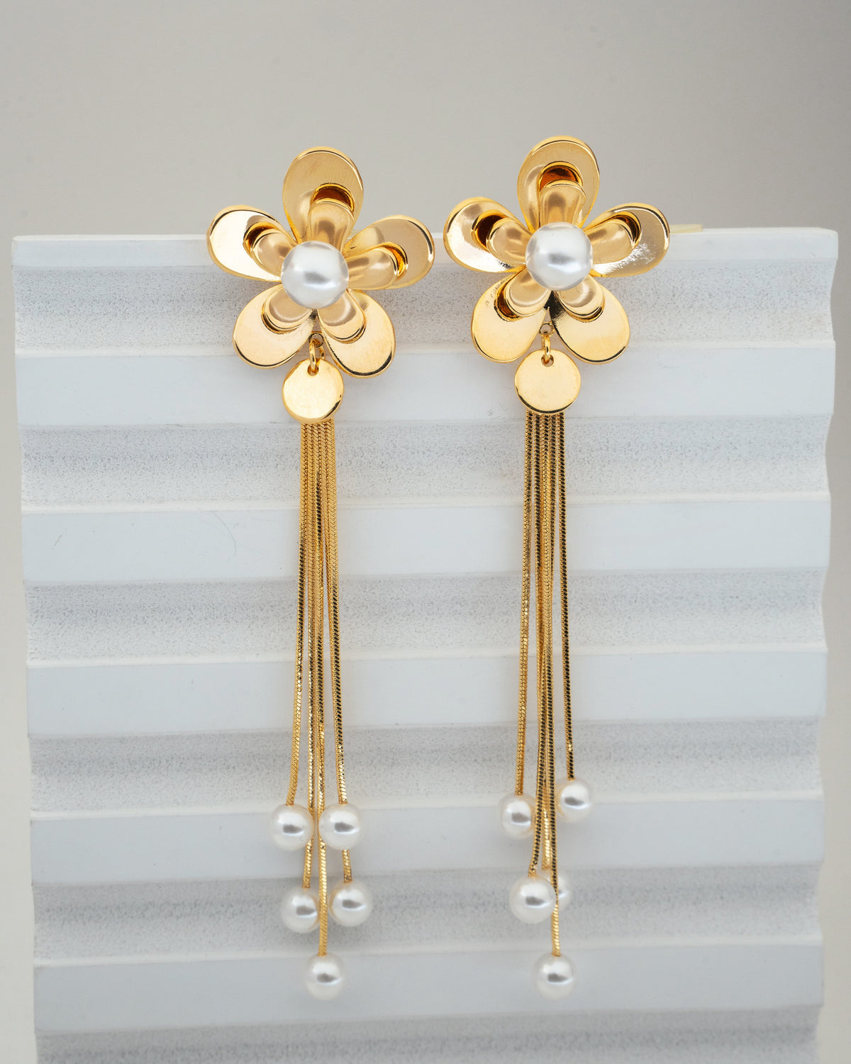 Elegant Floral Pearl Tassel Earrings