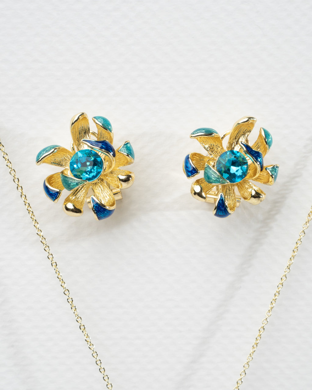Exquisite Blue Floral Pendant and Earring Set