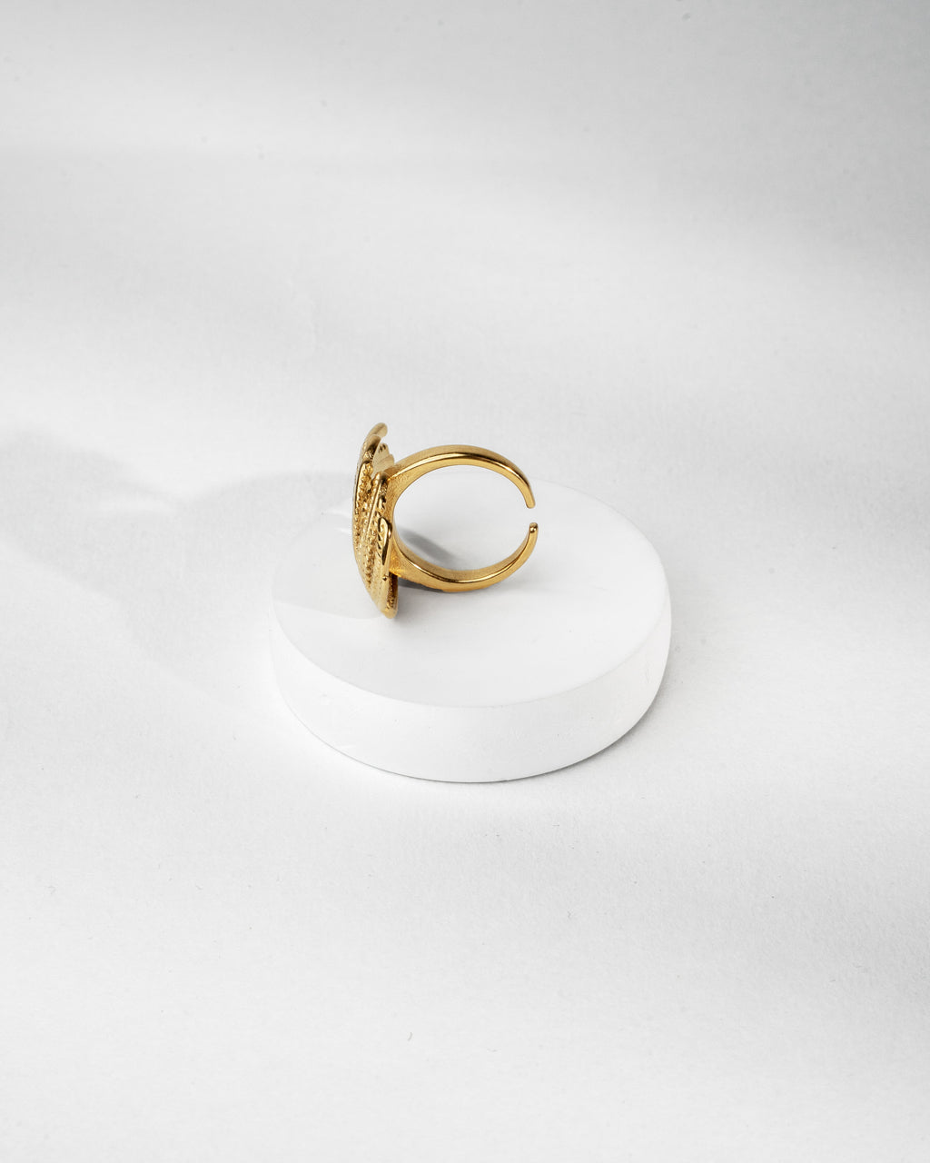 Elegant Twisted Gold Cocktail Ring