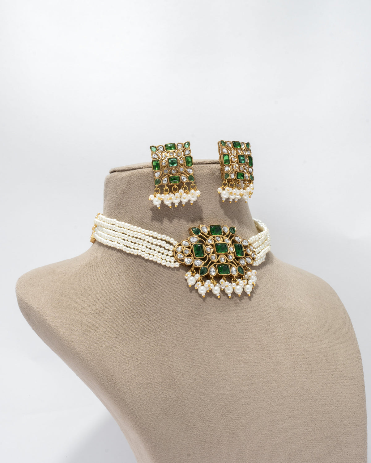 Elegant Green Gemstone and Pearl Choker Necklace Set