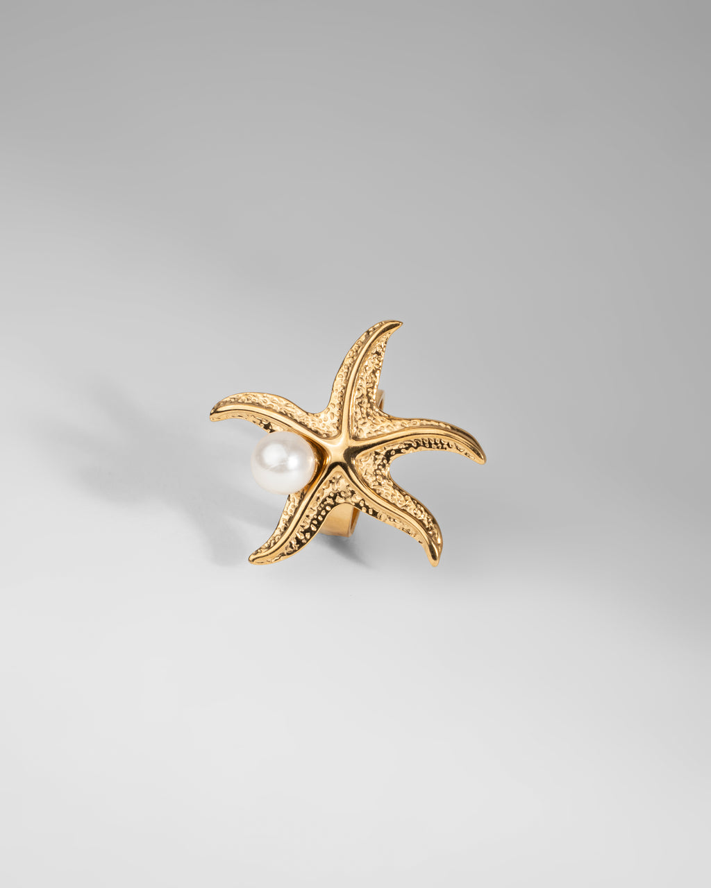 Elegant Starfish Design Gold Ring with Pearl Accent