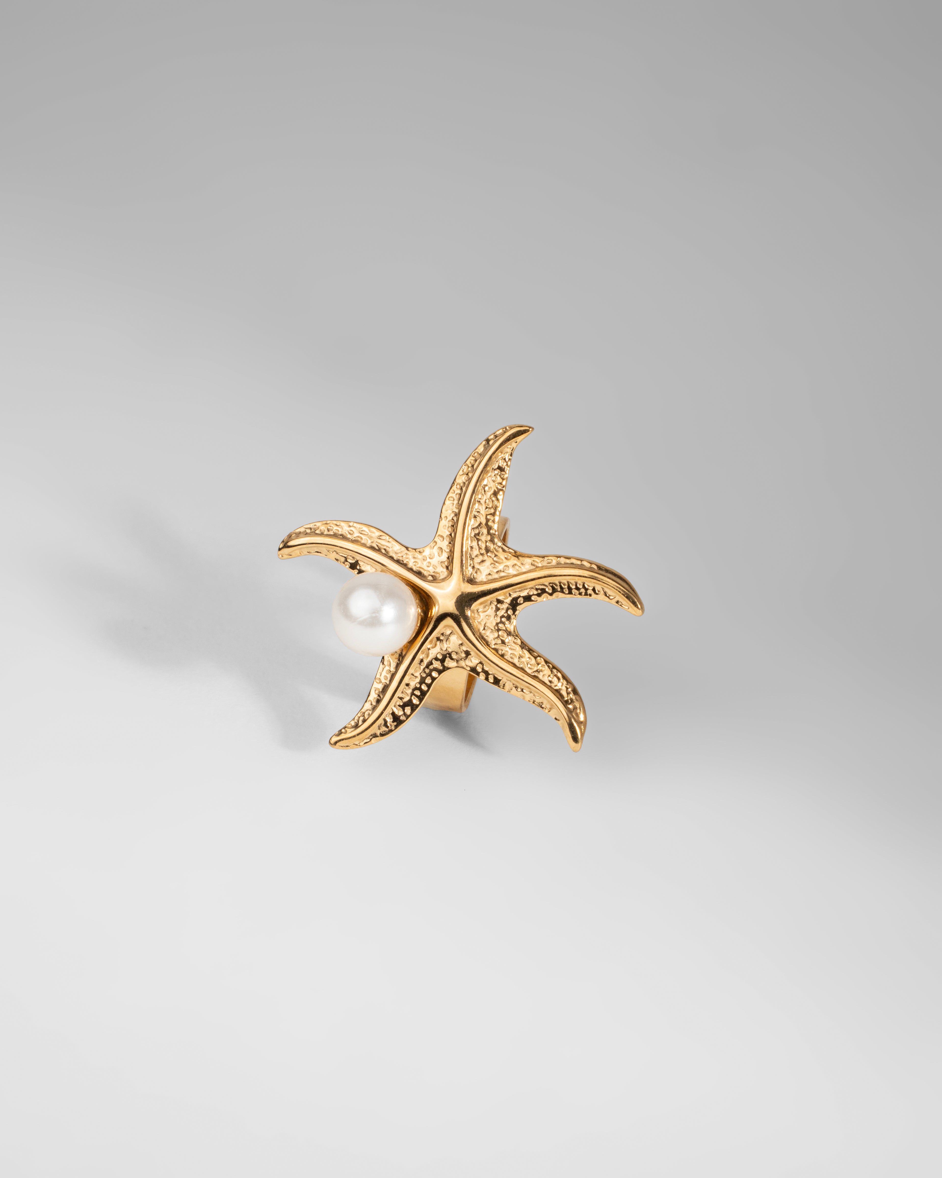 Elegant Starfish Design Gold Ring with Pearl Accent
