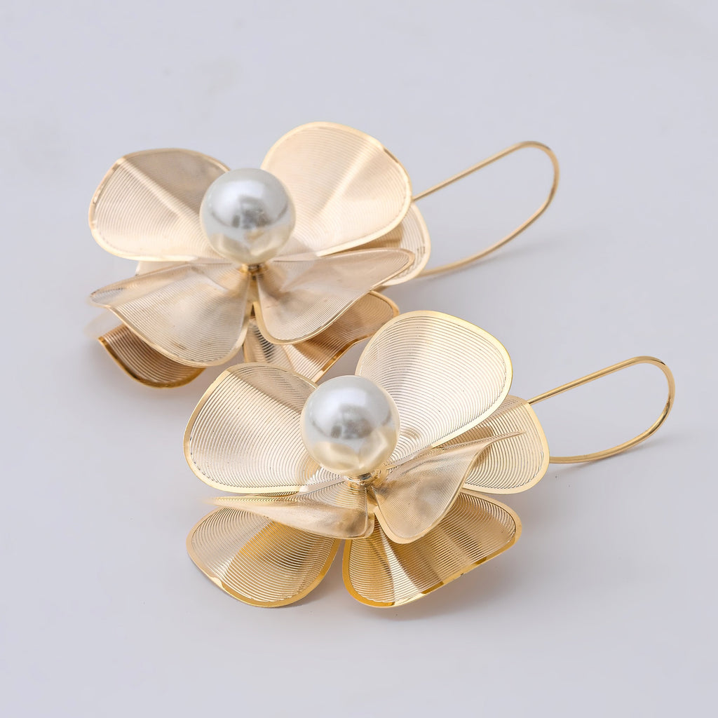 Elegant Gold Floral Pearl Earrings