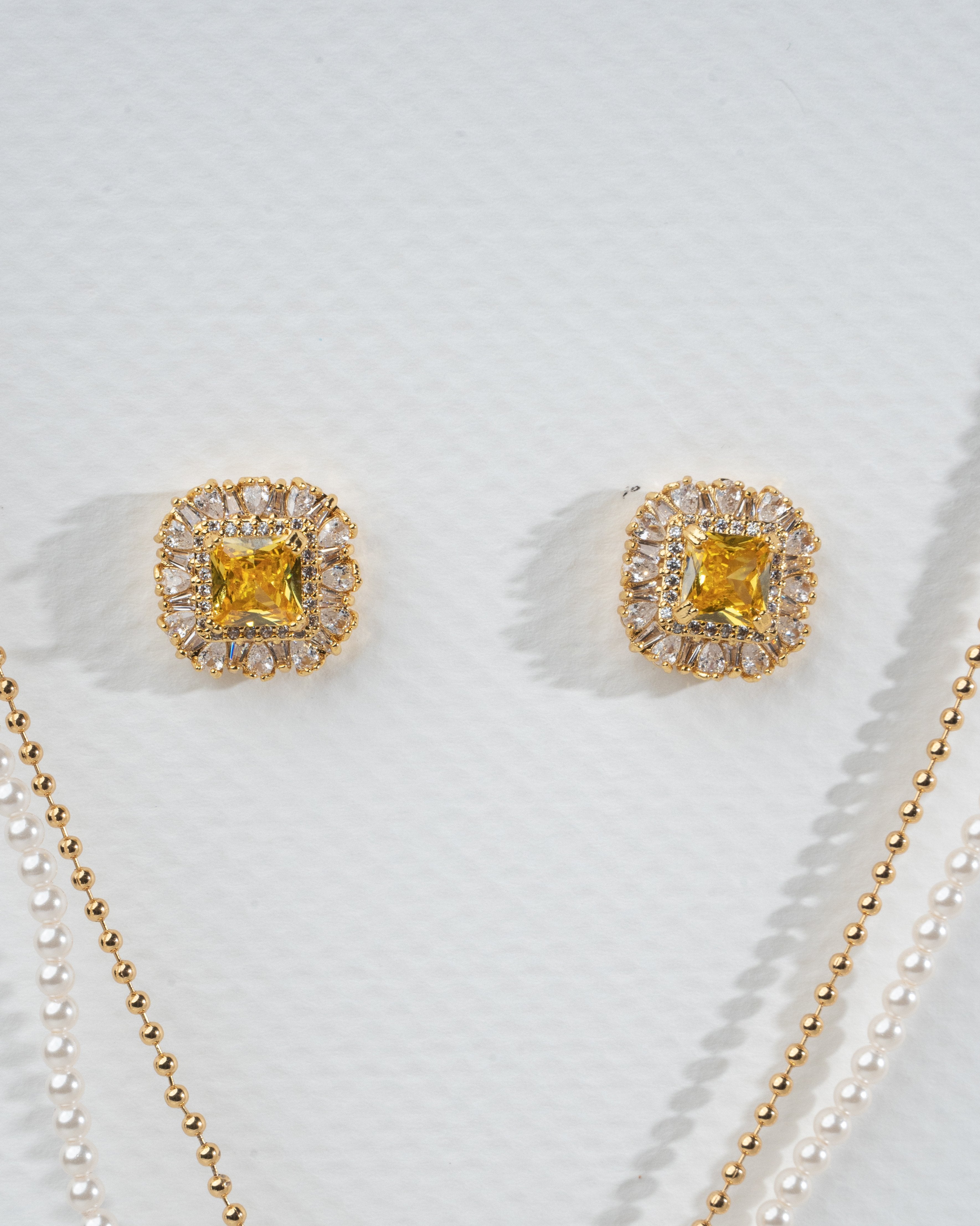 Exquisite Gold Sapphire and Pearl Necklace & Earring Set