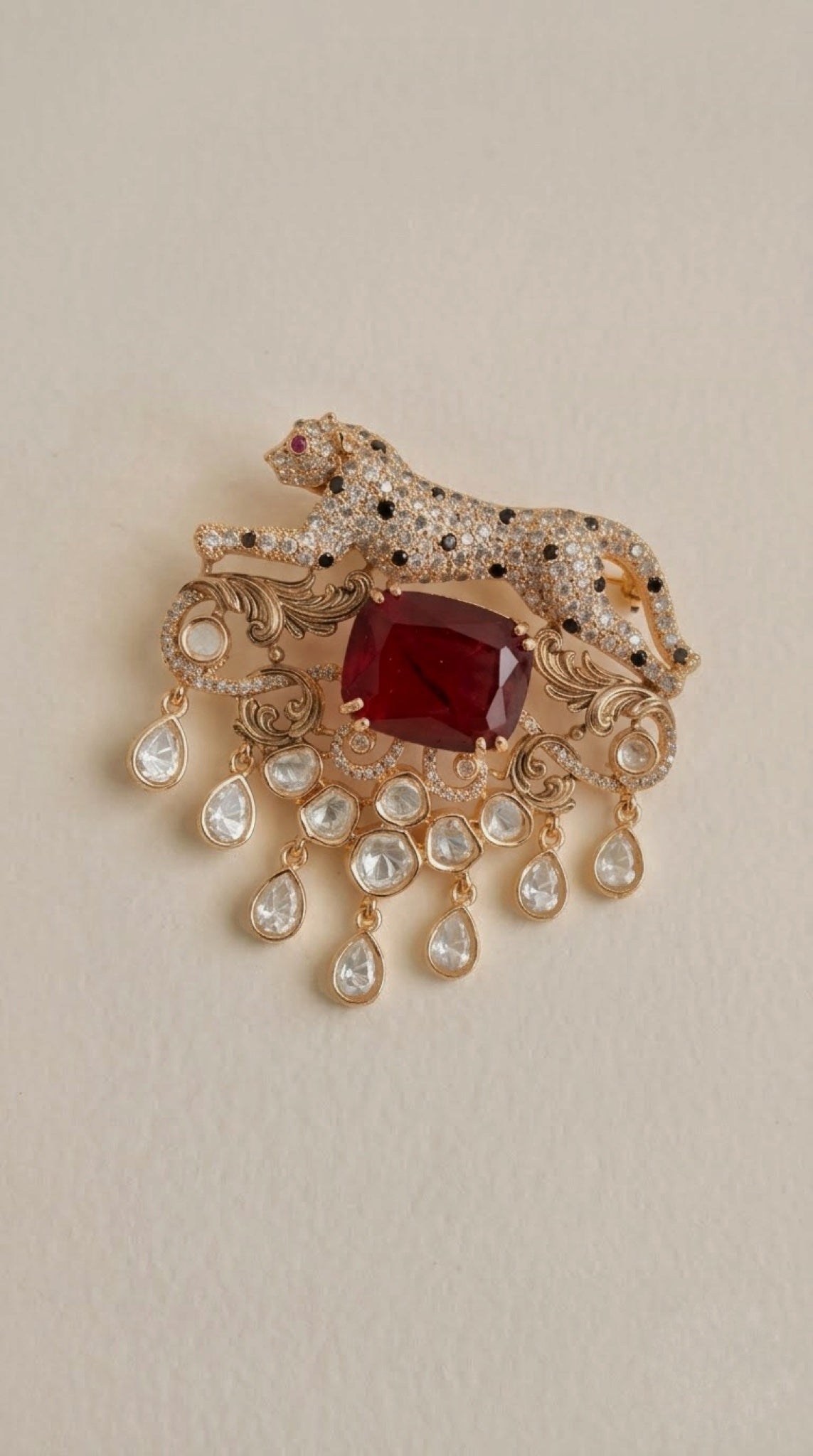 Gold-tone leopard brooch with ruby-red stone and polki-look drops - view 3