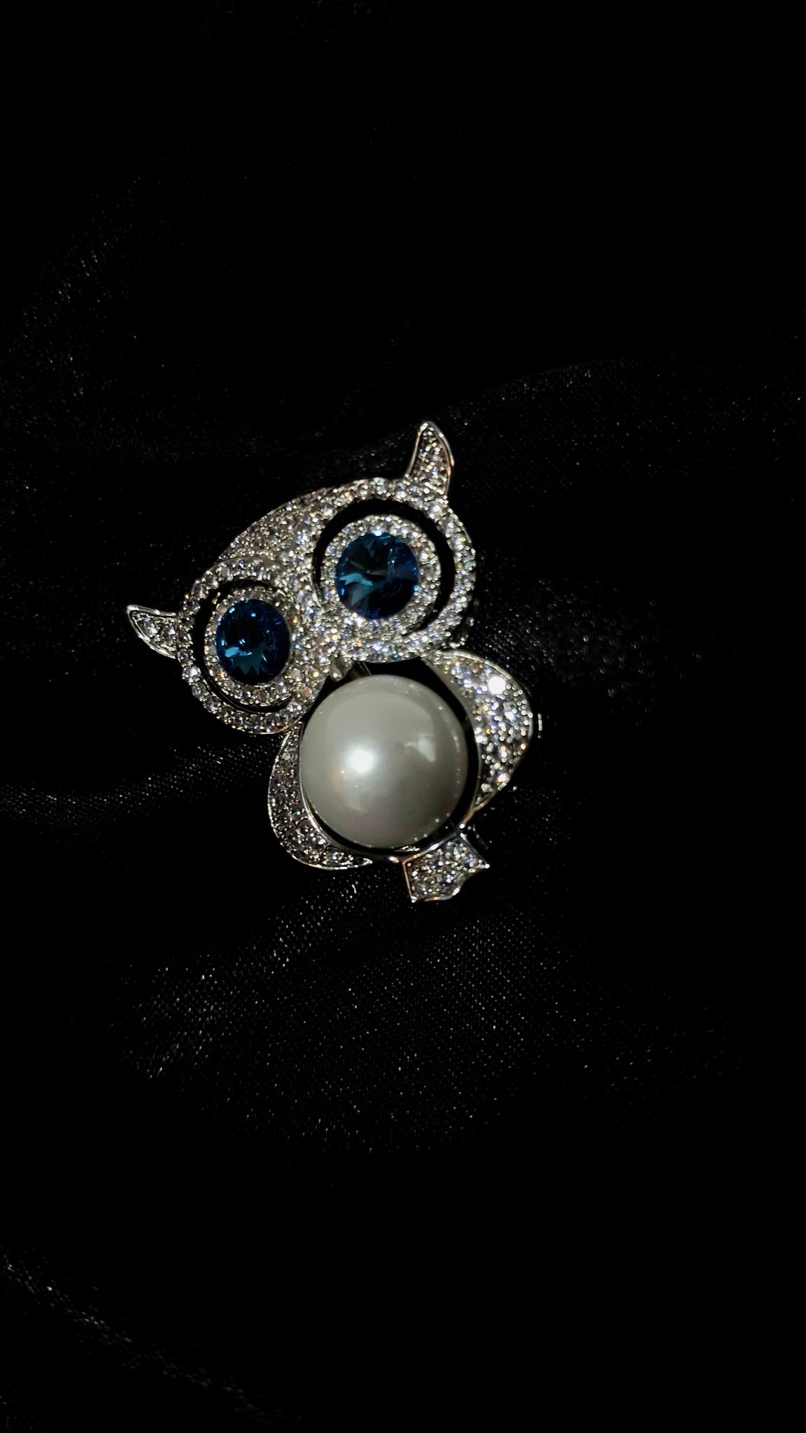 Silver-tone owl brooch with faux pearl belly and blue crystal eyes - view 3