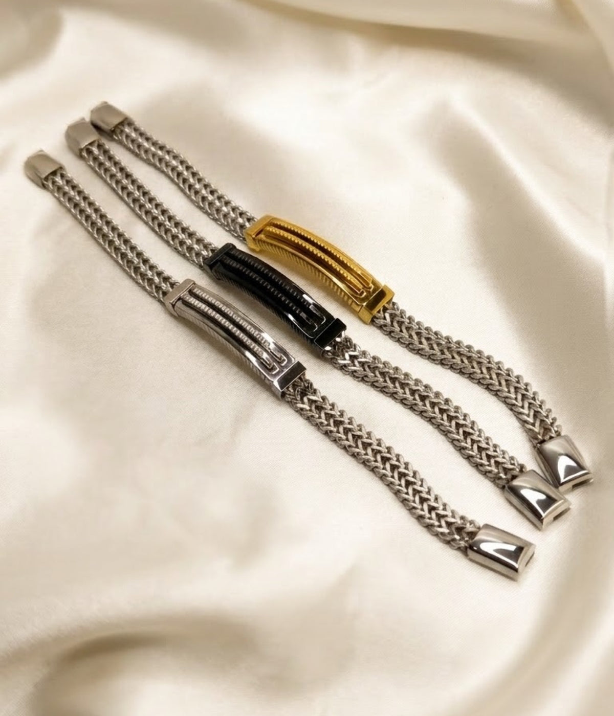 Woven wheat chain bracelet with grooved rectangular ID plate
