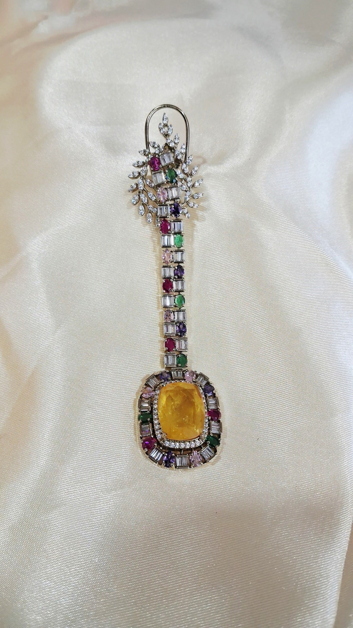 Long linear earrings with canary-yellow stone and multicolour baguettes - view 2