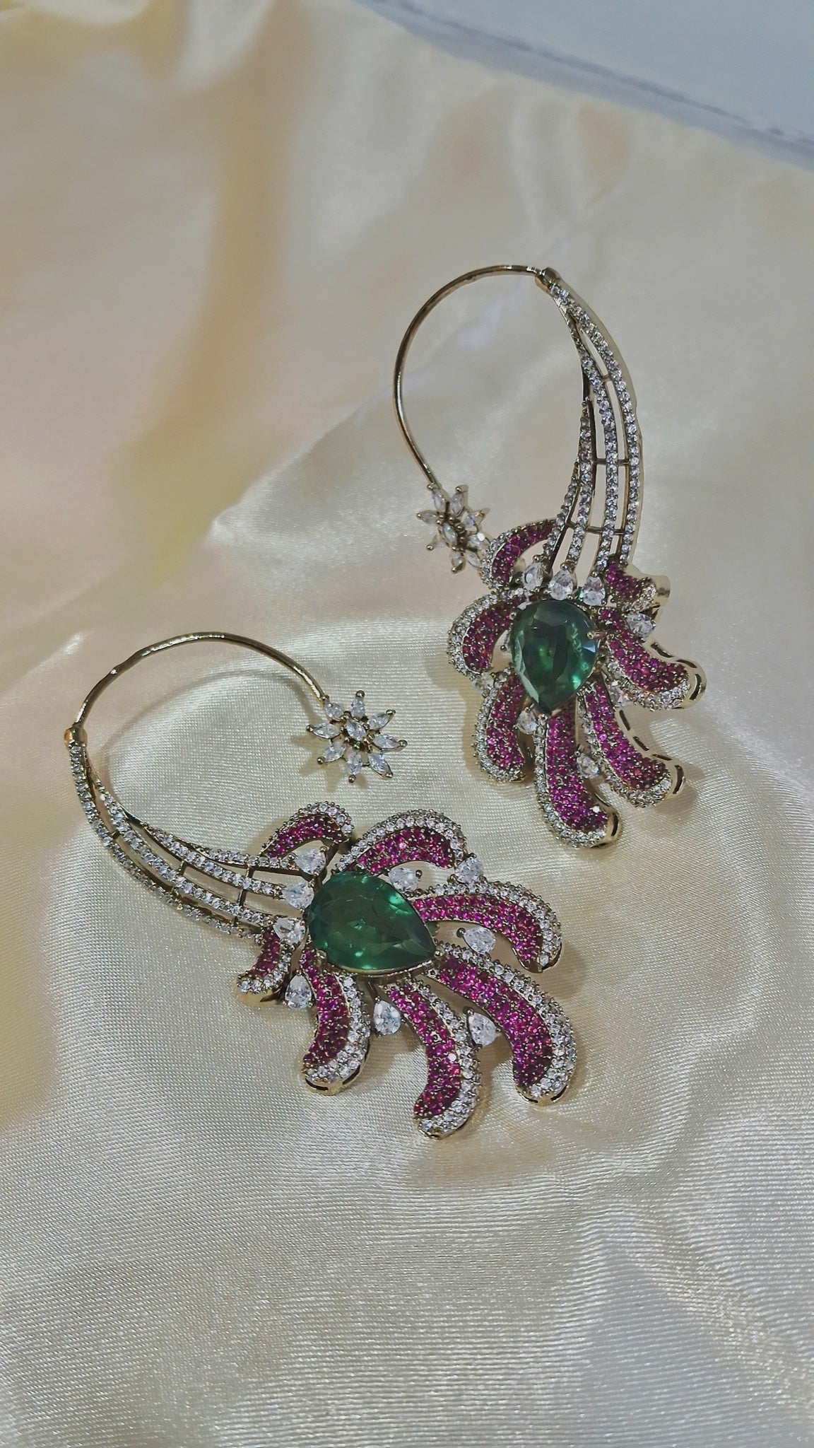 Ear cuff earrings with fuchsia stone plumes and mint-green pear stone - view 3