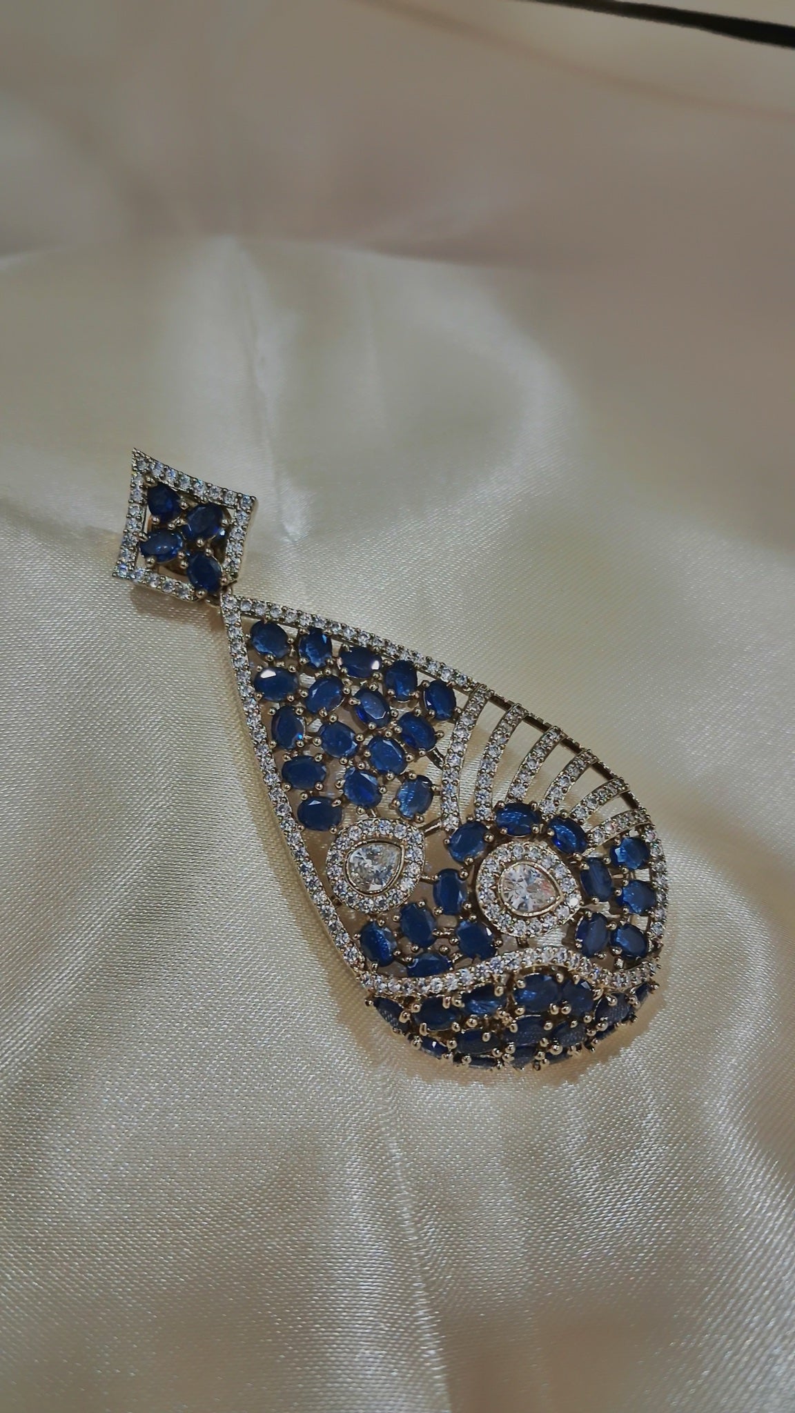 Teardrop earrings with midnight-blue stones and crystal waves - view 2