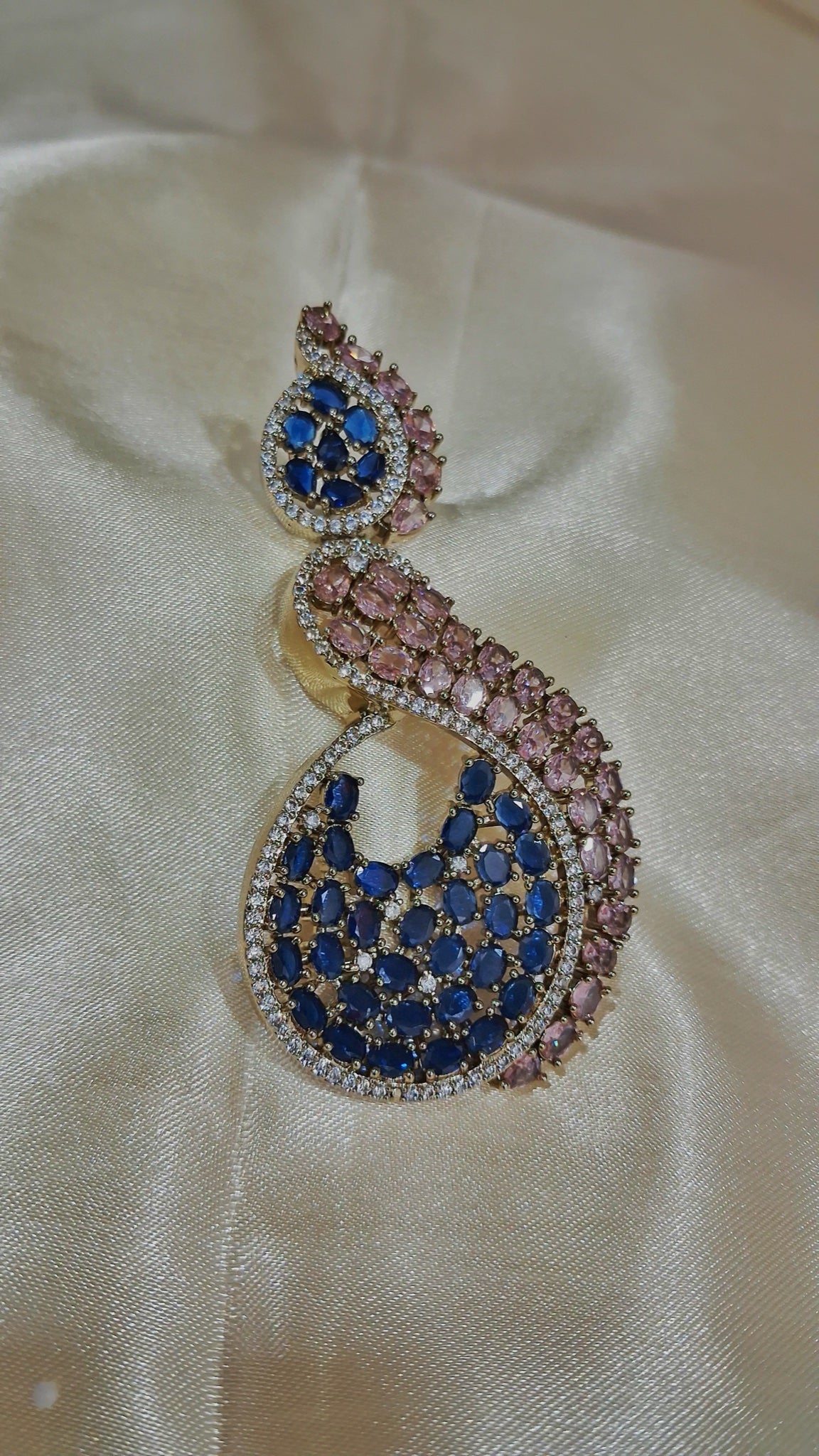 Swirl crescent earrings with peach and sapphire-blue stones - view 2