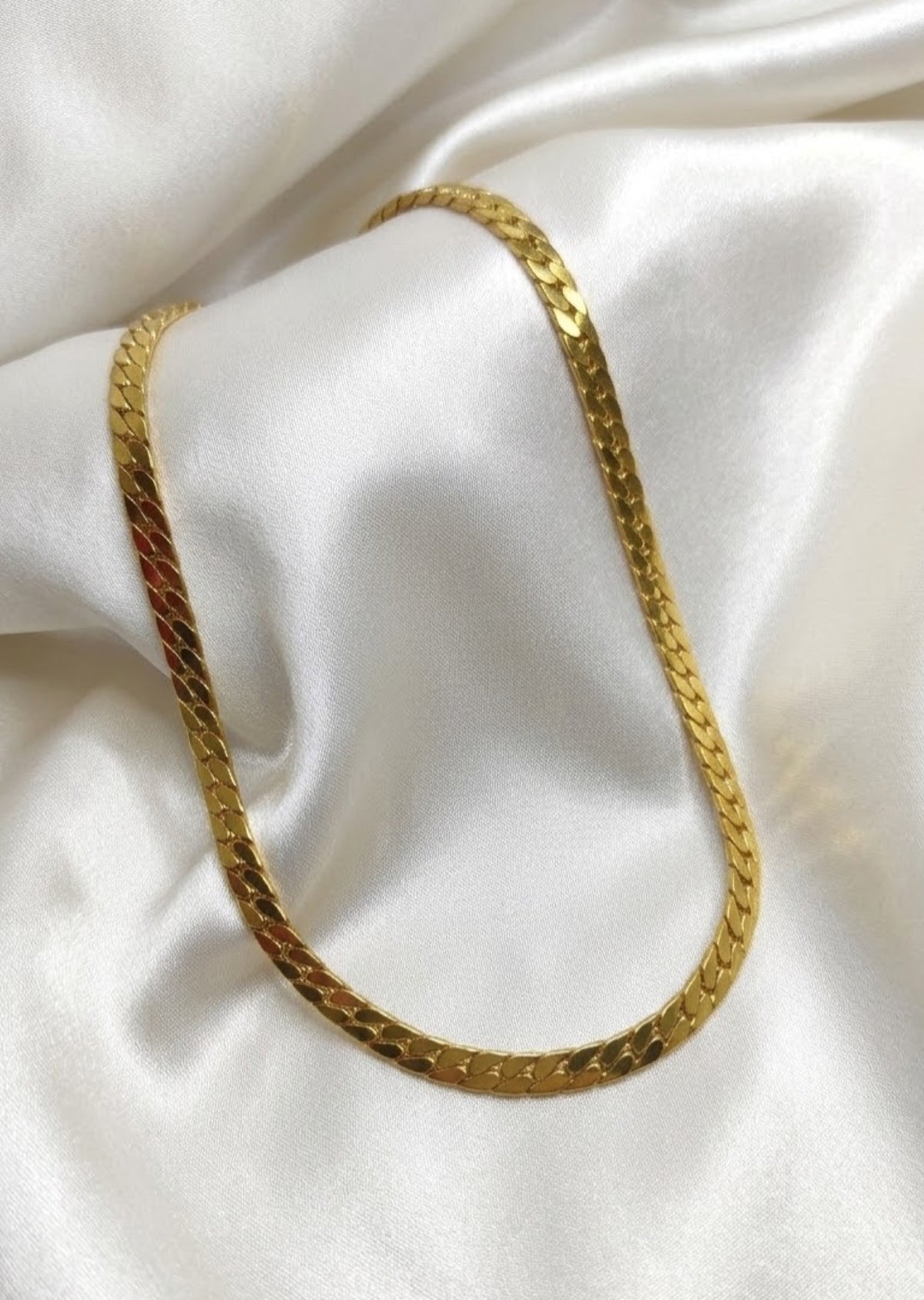 Gold-tone slim diamond-cut curb chain