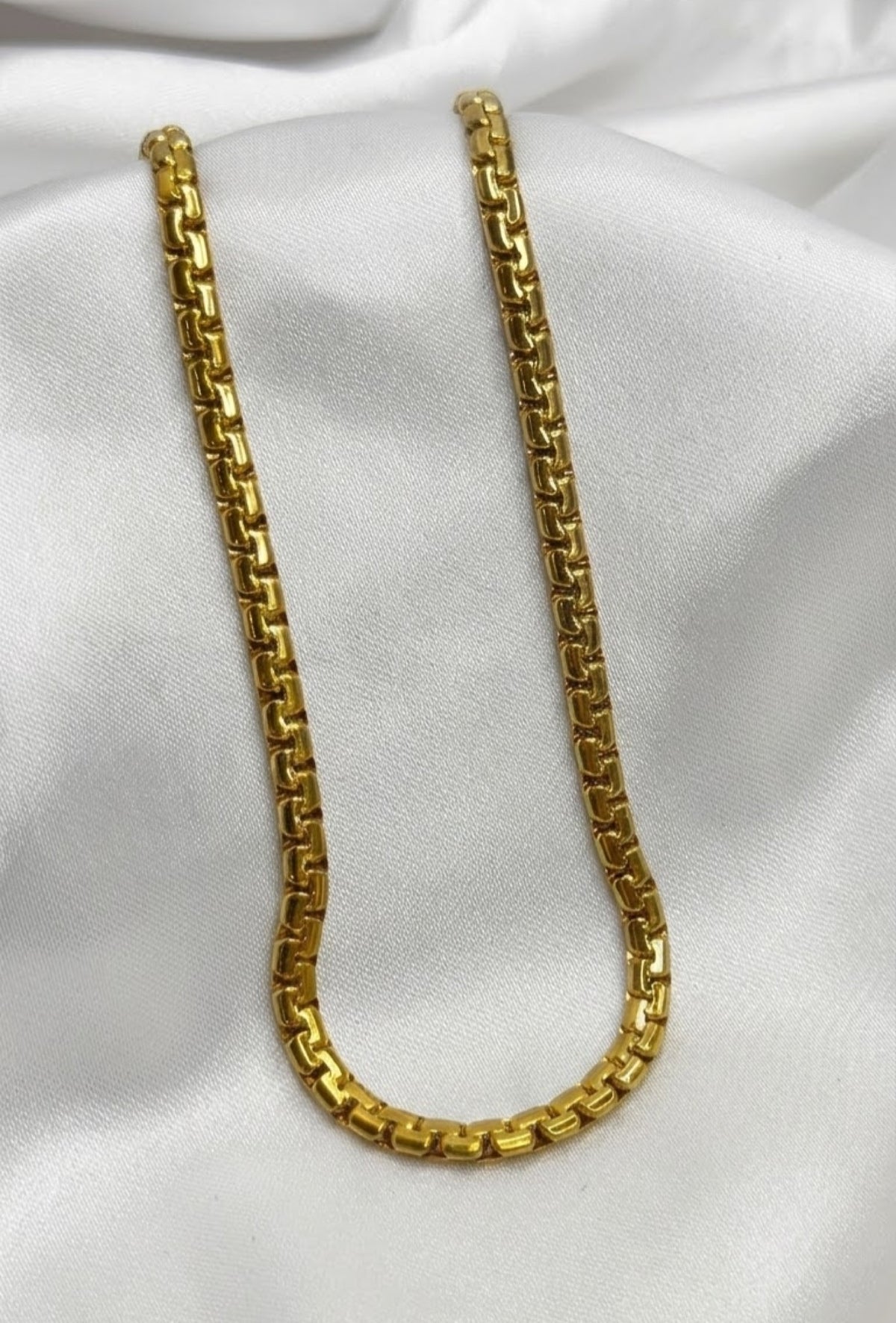 Gold-tone Venetian box chain