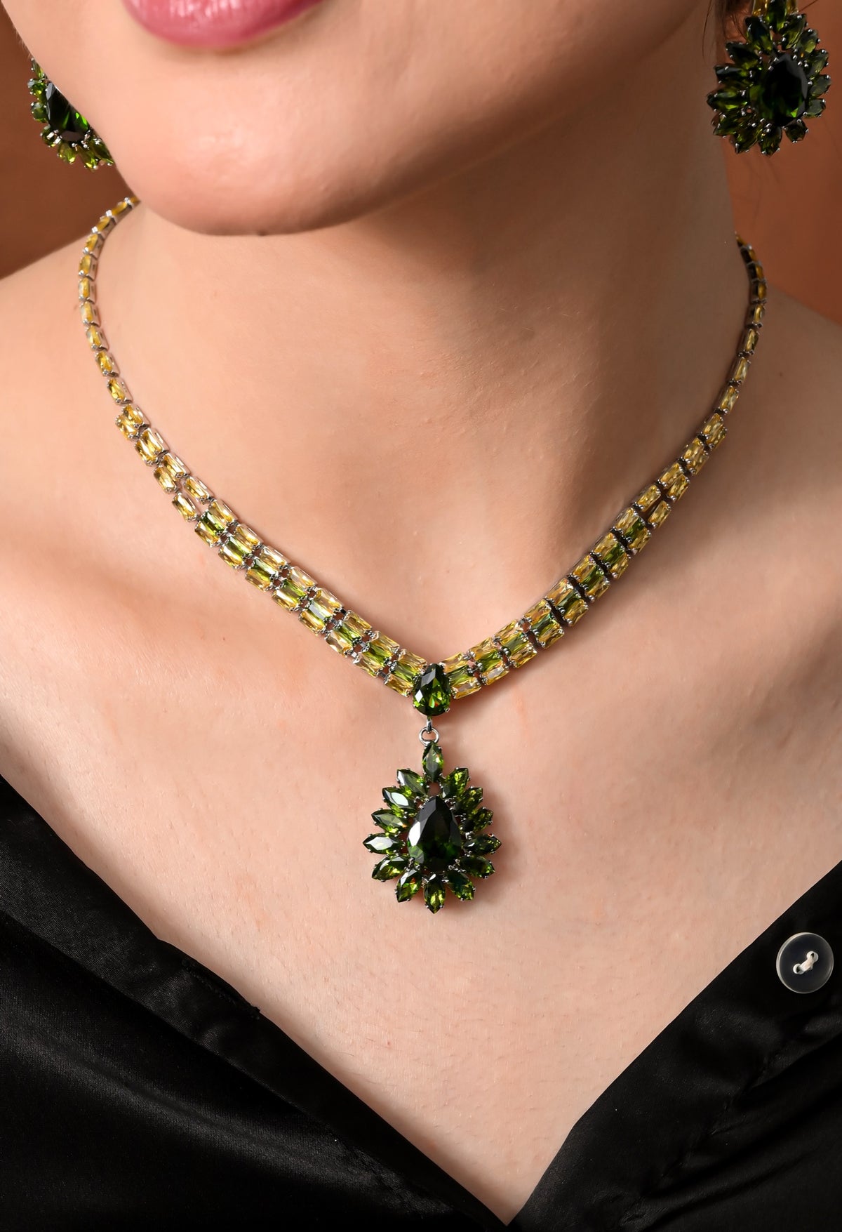 Green crystal collar necklace set with olive teardrop halo pendant - view 3