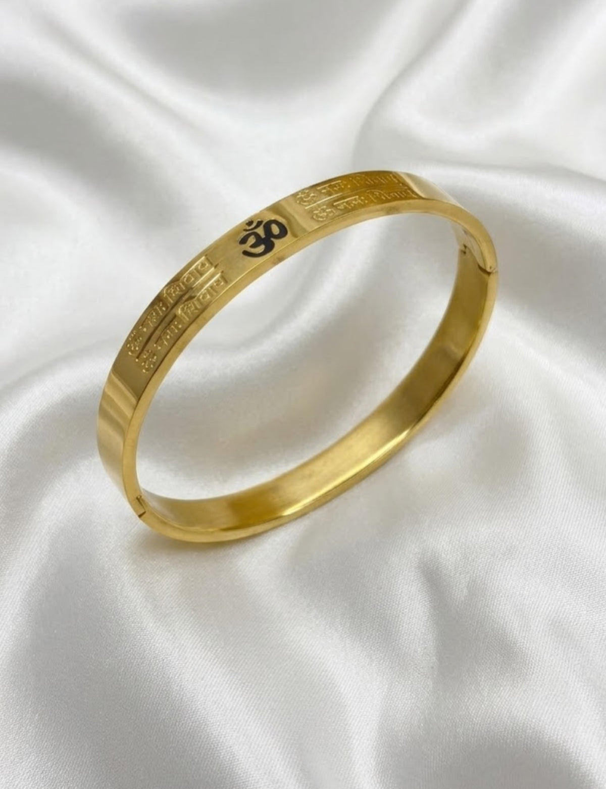 Om mantra engraved kada bracelet with black Om symbol and Devanagari script panels - view 2